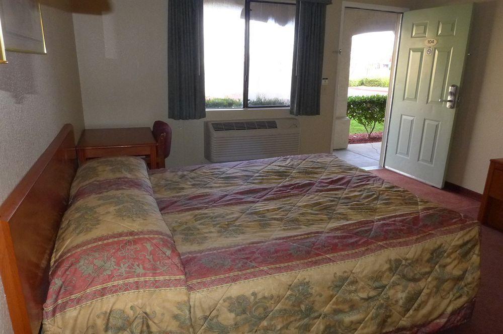 Inn At Rohnert Park Buitenkant foto