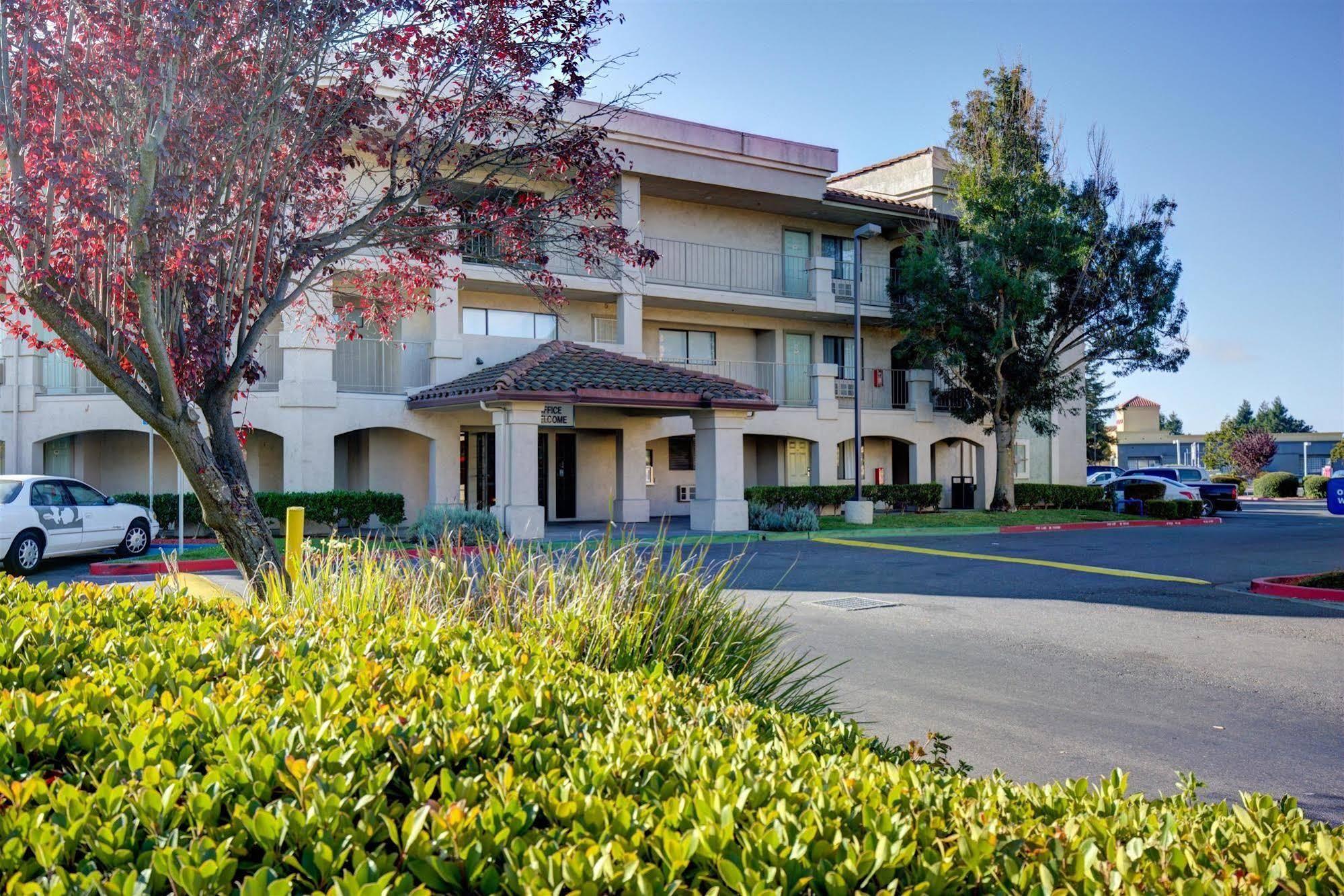 Inn At Rohnert Park Buitenkant foto