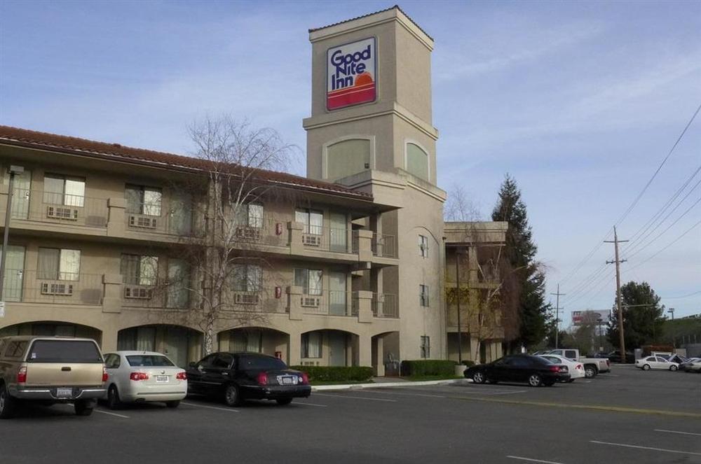 Inn At Rohnert Park Buitenkant foto