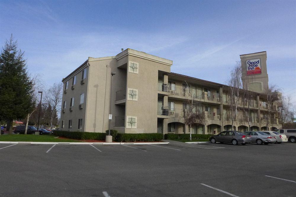 Inn At Rohnert Park Buitenkant foto